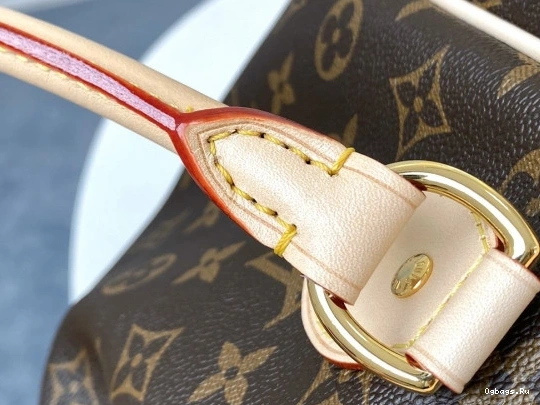 LOUIS VUITTON TIVOLI 1231